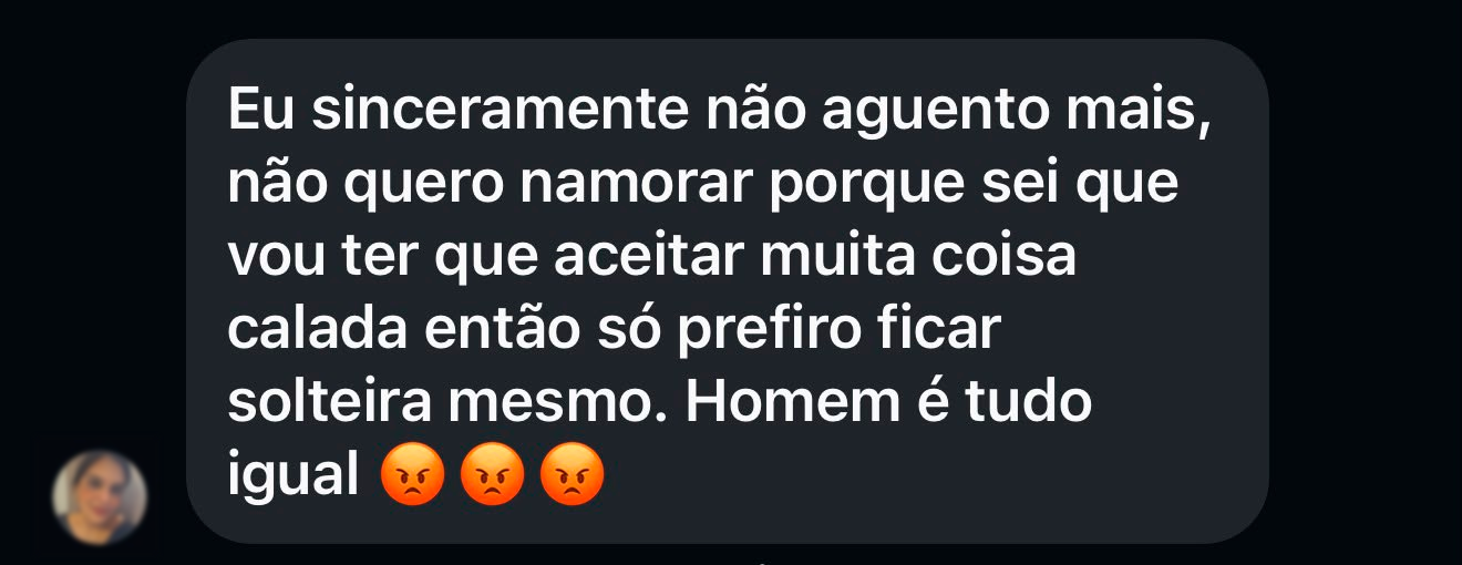 Mensagem sobre o cansaço de aceitar situações que machucam em um relacionamento.